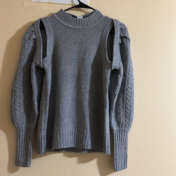 Design History Absolutely Chic Cold Shoulder Sweater - Picture 3 of 6